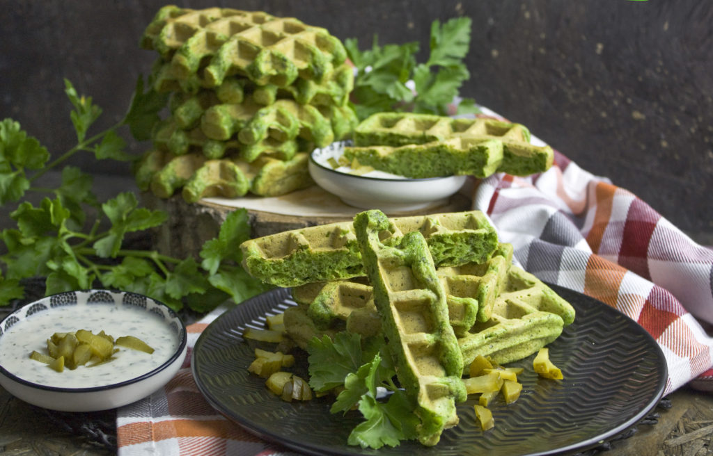 Monstergrüne Petersilien-Waffeln mit Zucchini | Toastenstein