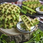 Monstergrüne Petersilien-Waffeln mit Zucchini