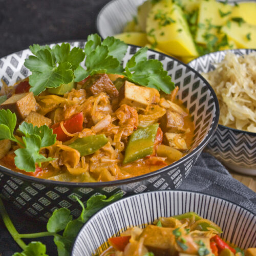 Szegediner Tofu-Gulasch - Klassiker in vegan - Toastenstein.com