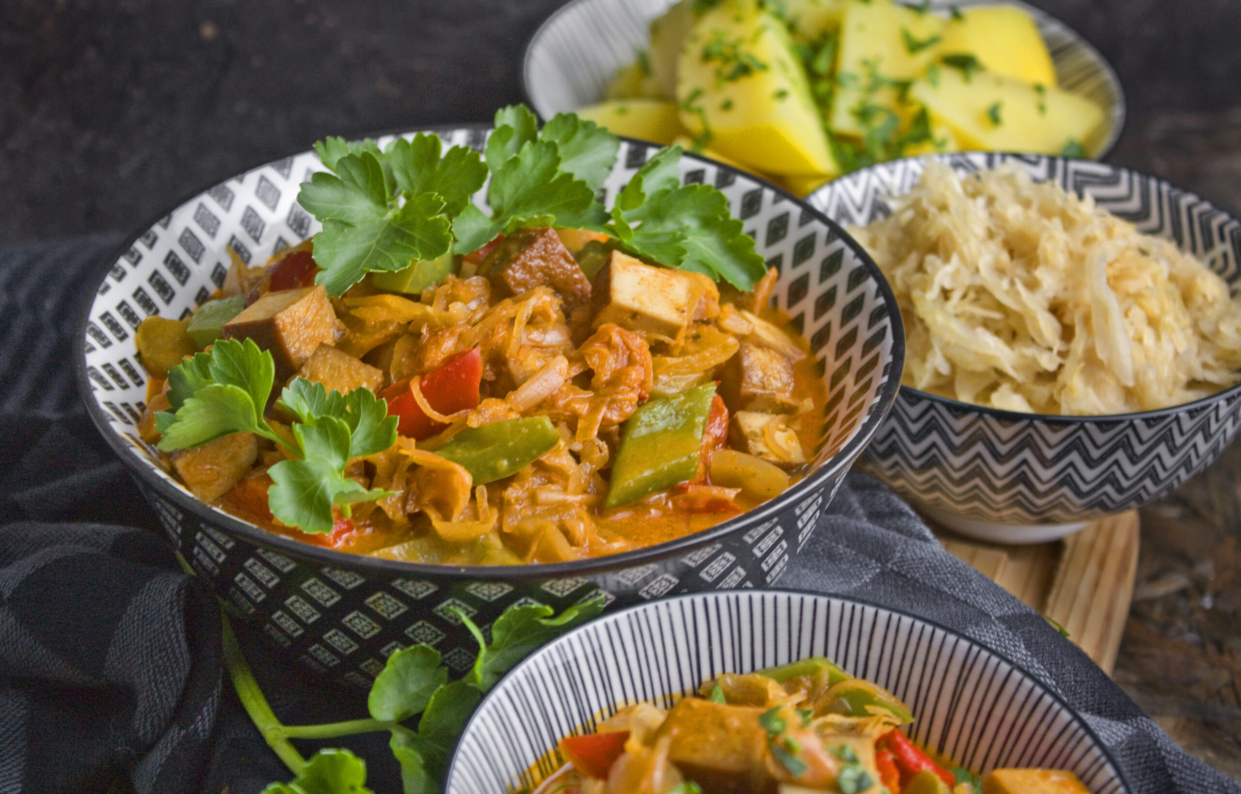 Klassiker in vegan – Szegediner Tofu-Gulasch