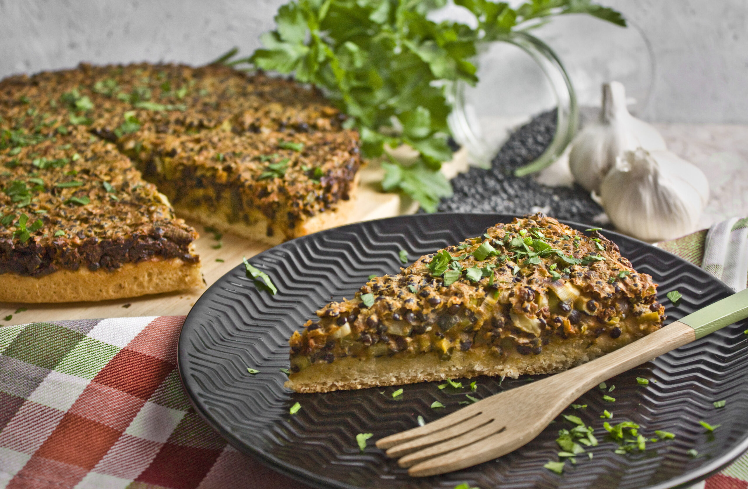 Deftiger Linsen-Lauch-Kuchen mit Zucchini