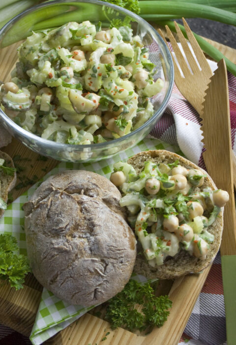Sellerie-Salat mit Kichererbsen – Für auf’s Brot!