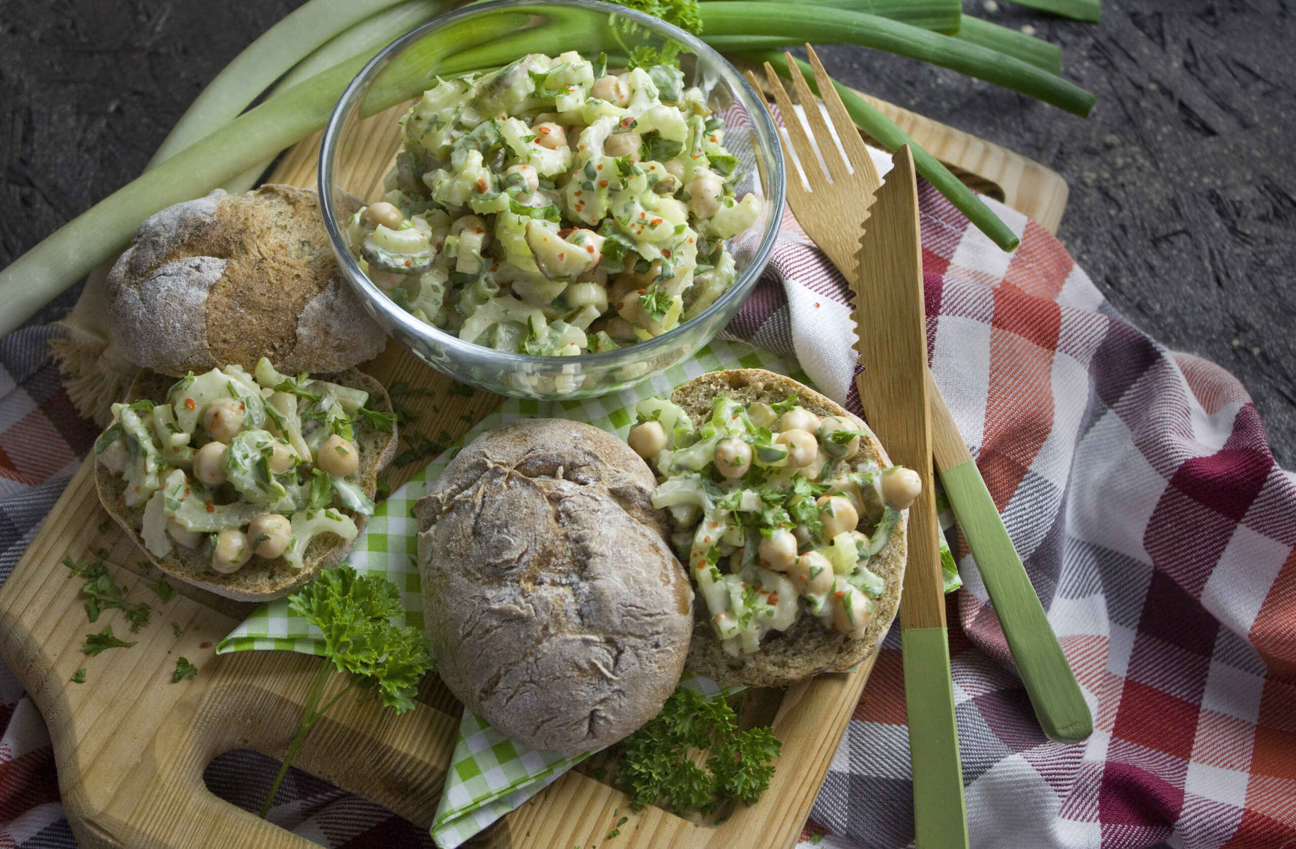 Sellerie-Salat mit Kichererbsen – Für auf’s Brot!