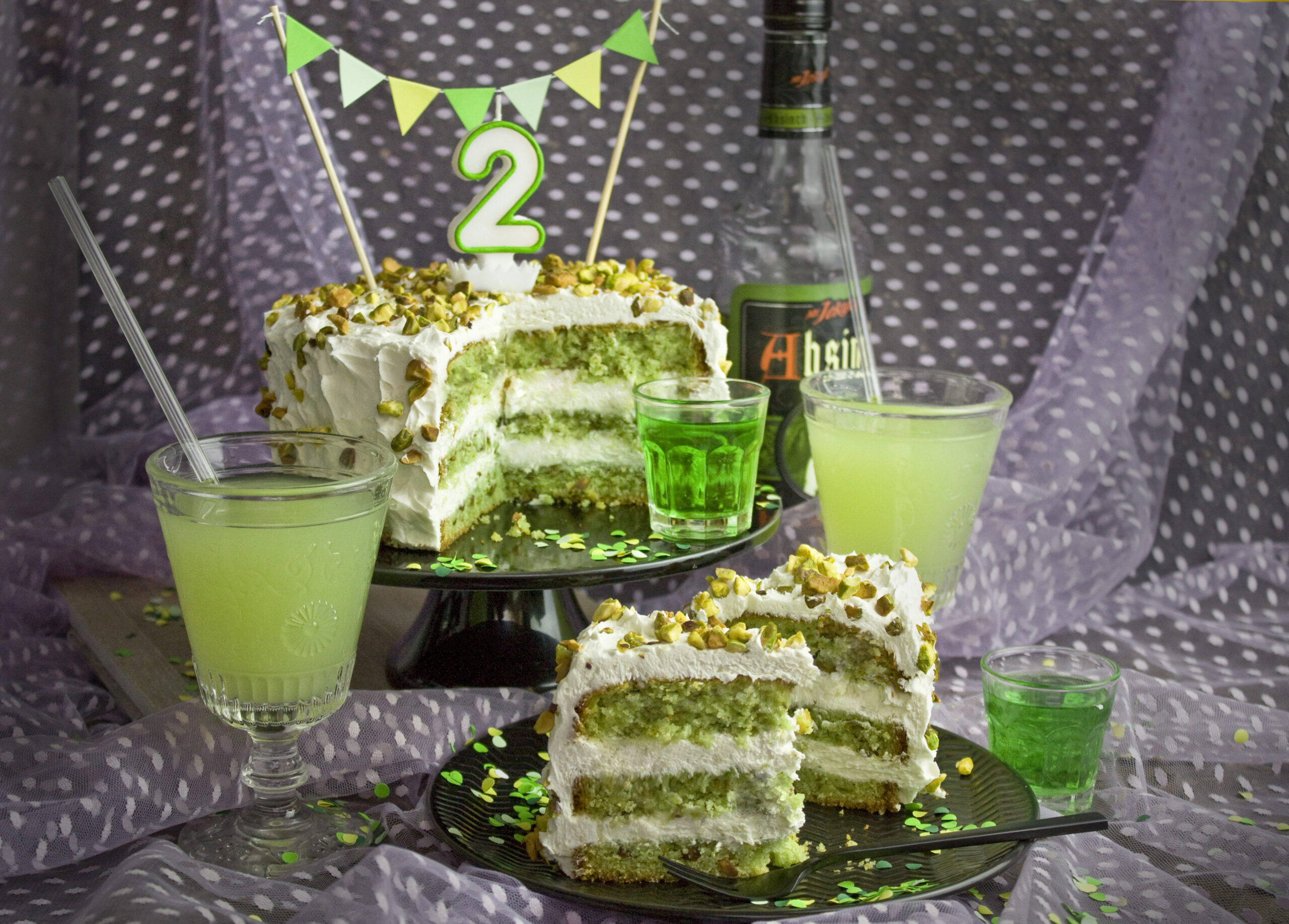 Happy Birthday! Absinth-Pistazien-Torte mit weißer Schoko-Mousse | Toastenstein