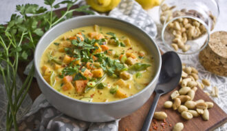Erdnuss-Zitronen-Suppe mit Gemüse | Toastenstein