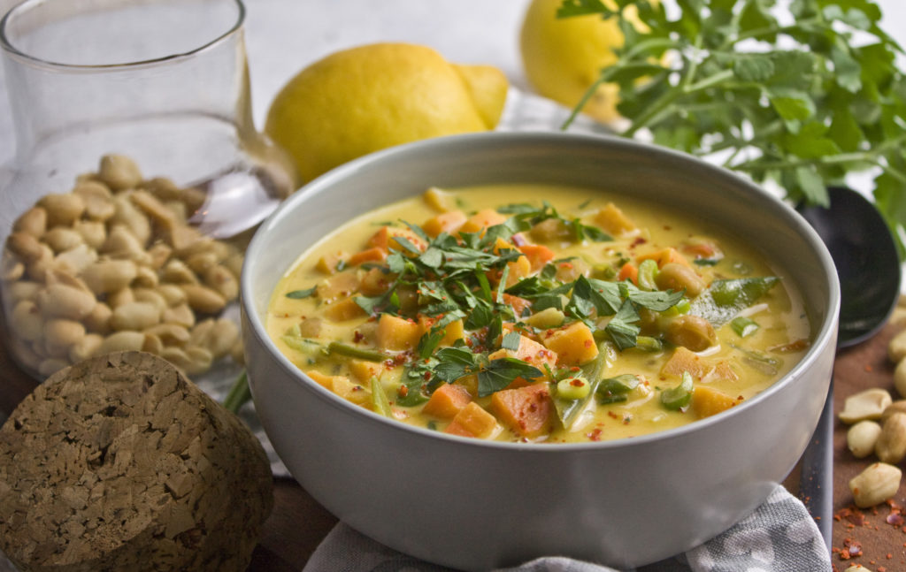 Erdnuss-Zitronen-Suppe mit Gemüse - Toastenstein.com