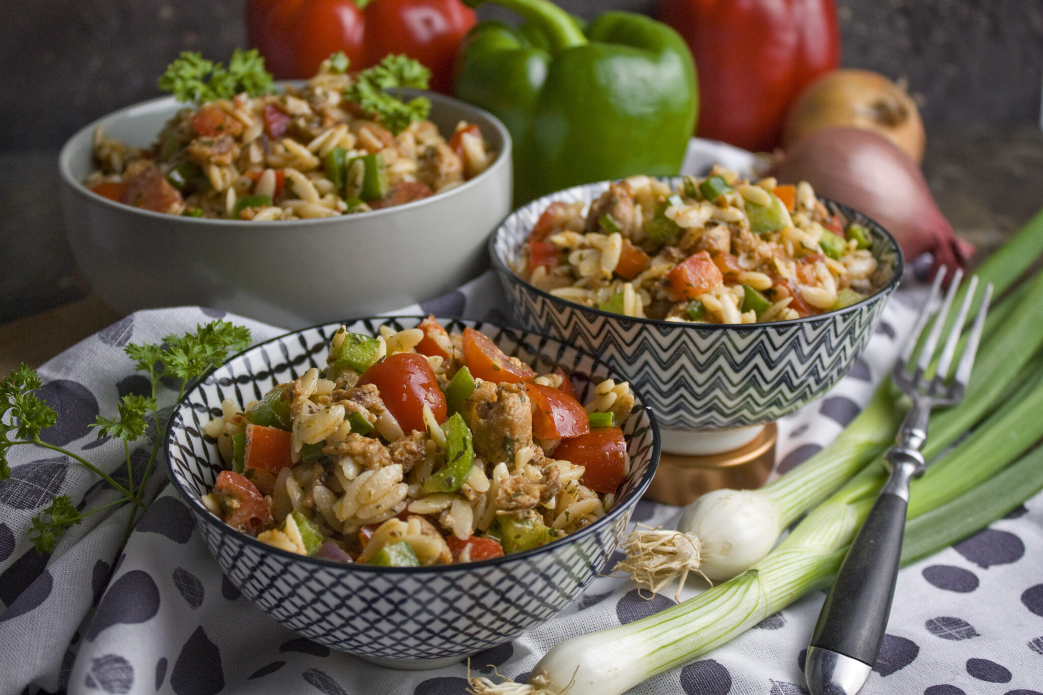 Gyros-Nudel-Salat mit Paprika und Tomaten - Toastenstein.com