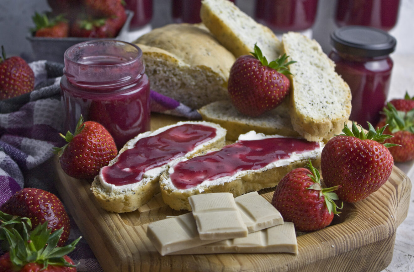Blaubeer-Erdbeer-Aufstrich mit weißer Schokolade | Toastenstein.com Blaubeer-Erdbeer-Aufstrich mit weißer Schokolade | Toastenstein.com