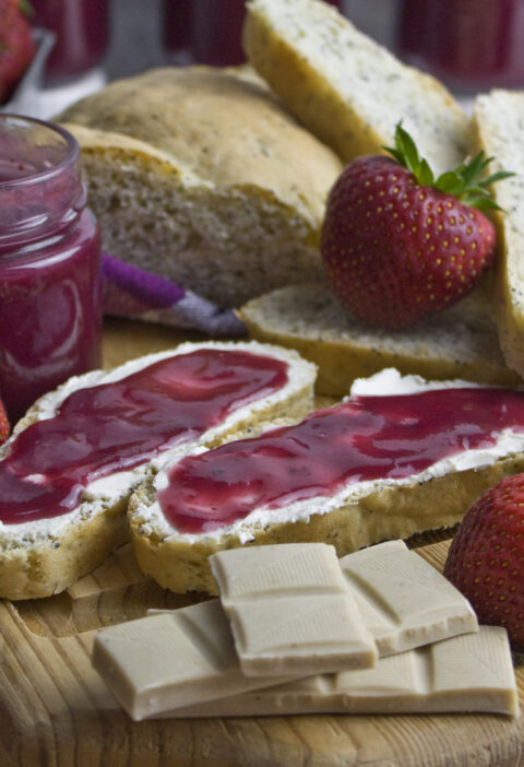 Blaubeer-Erdbeer-Aufstrich mit weißer Schokolade | Toastenstein