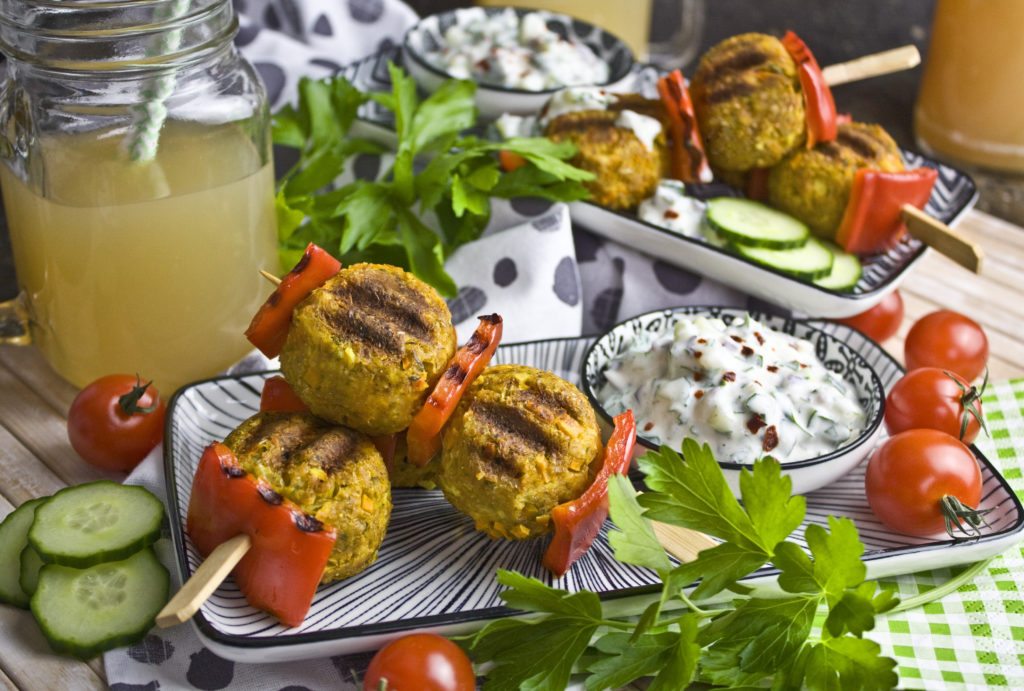 Gegrillte Curry-Knödel mit Gurken-Raita | Toastenstein