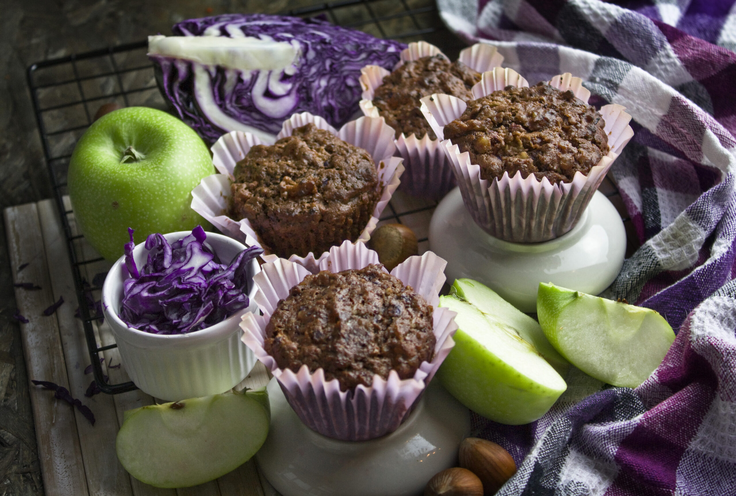 Apfel-Rotkohl-Muffins mit Haselnüssen [Frankenfoods] - Toastenstein.com