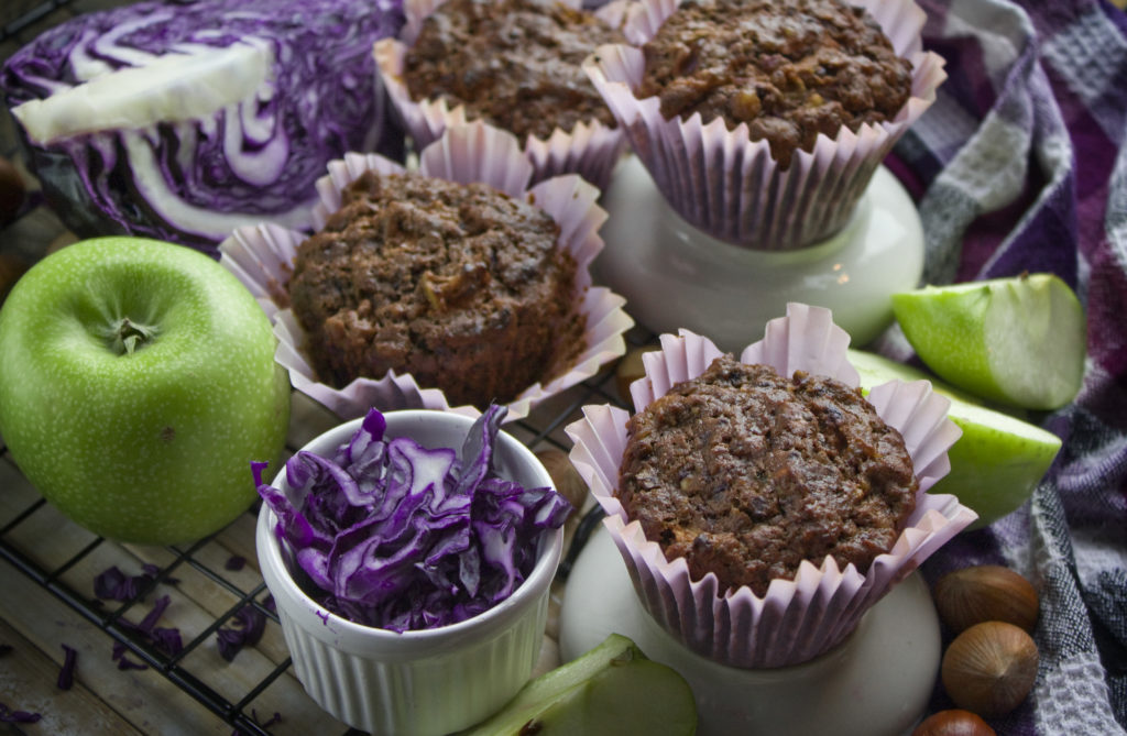 Apfel-Rotkohl-Muffins mit Haselnüssen [Frankenfoods] | Toastenstein.com