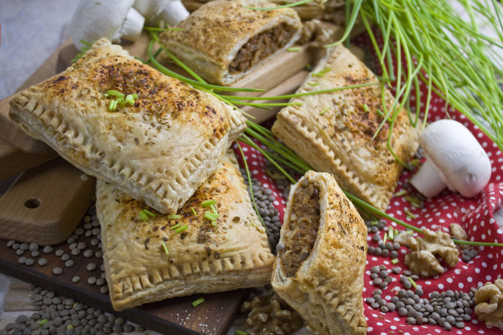 Herzhafte Linsen-Nuss-Strudel mit Pilzen | Toastenstein