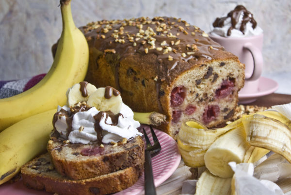 Banana Split-Bananenbrot – Überraschend Simpel! | Toastenstein Banana Split-Bananenbrot – Überraschend Simpel! | Toastenstein