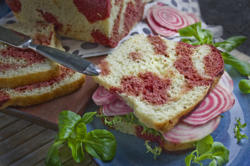 Frisches Fleckenbrot mit Roter Bete | Toastenstein