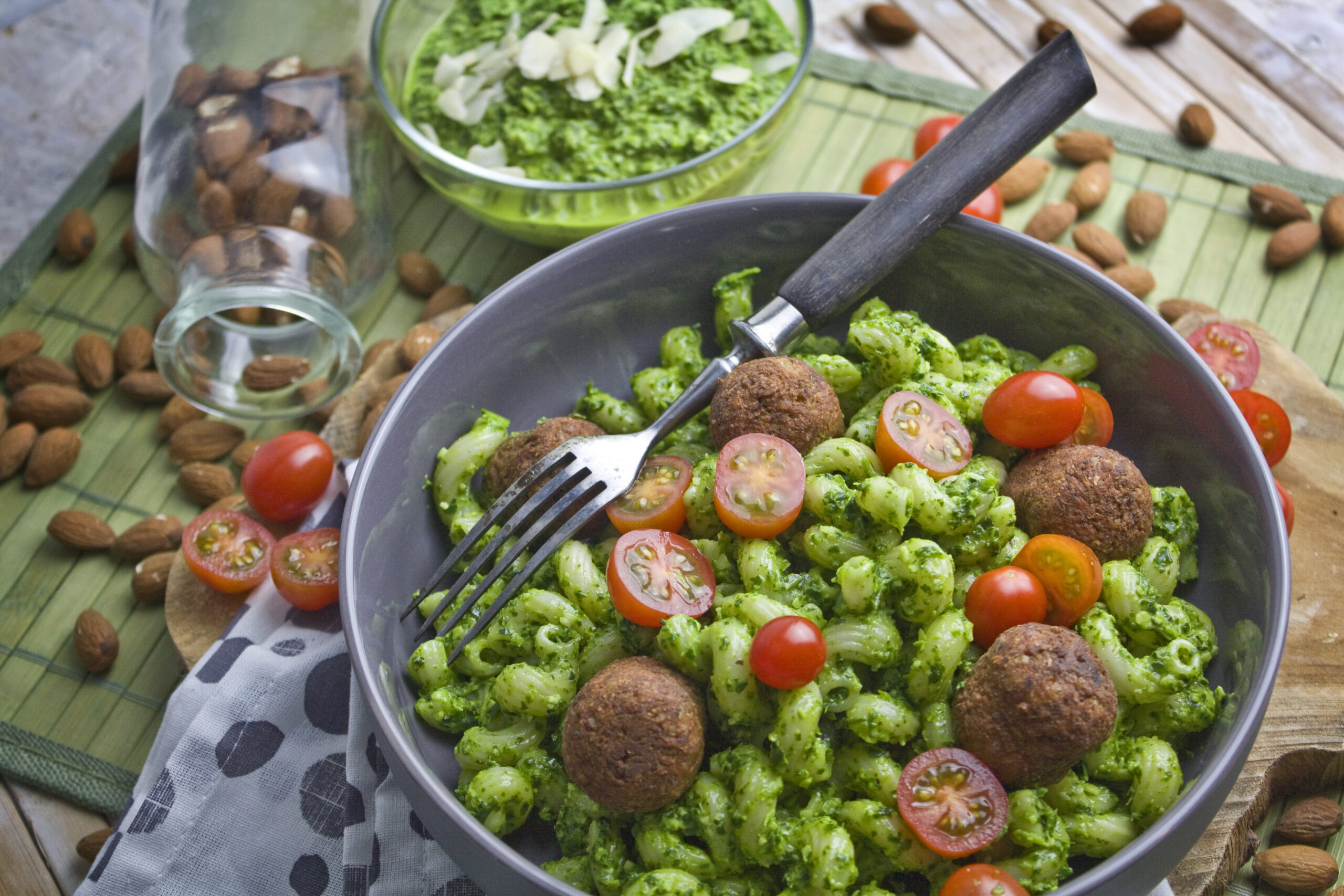 Schnell und einfach! – Grünkohl-Mandel-Pesto | Toastenstein