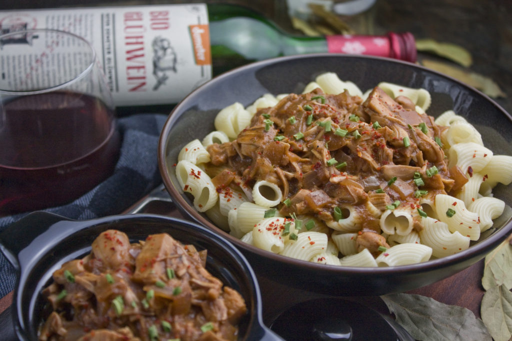 Glühwein-Gulasch mit Jackfruit [Frankenfood] | Toastenstein.com