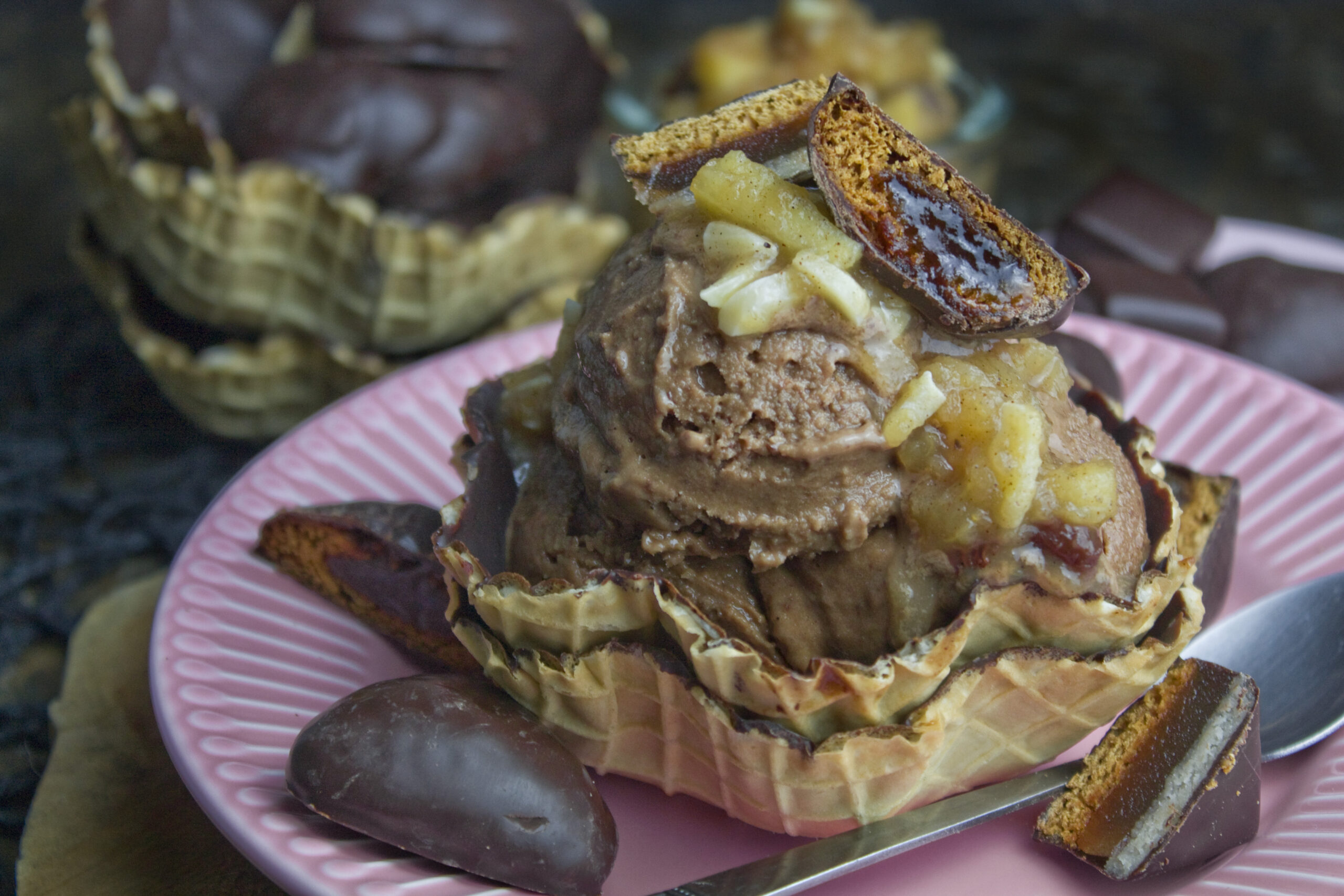 Lebkuchen-Eis mit Bratapfel-Kompott | Toastenstein