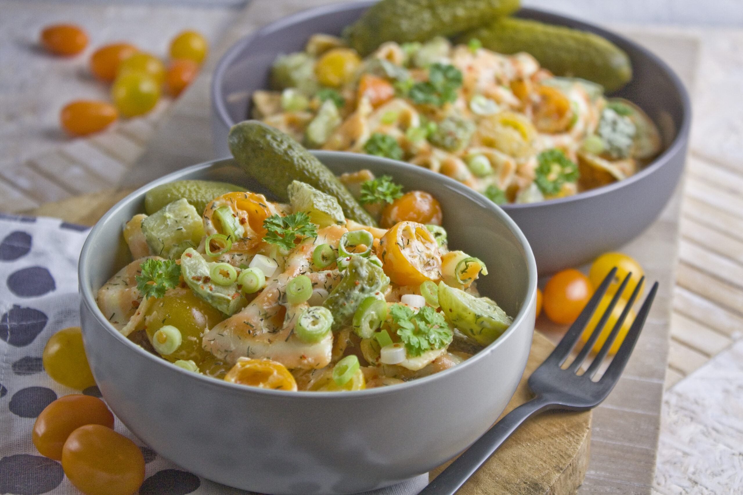 Dillgurken-Nudelsalat mit gelben Tomaten - Toastenstein.com