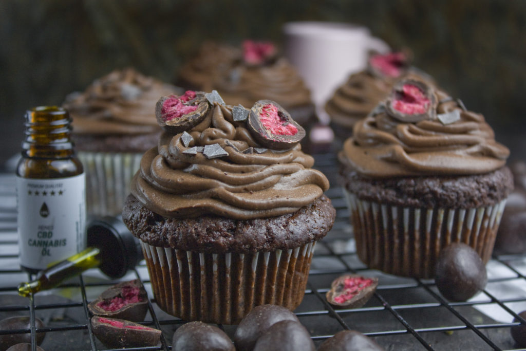 Zum Entspannen – Schokoladen-Cupcakes mit CBD-Öl - Toastenstein.com