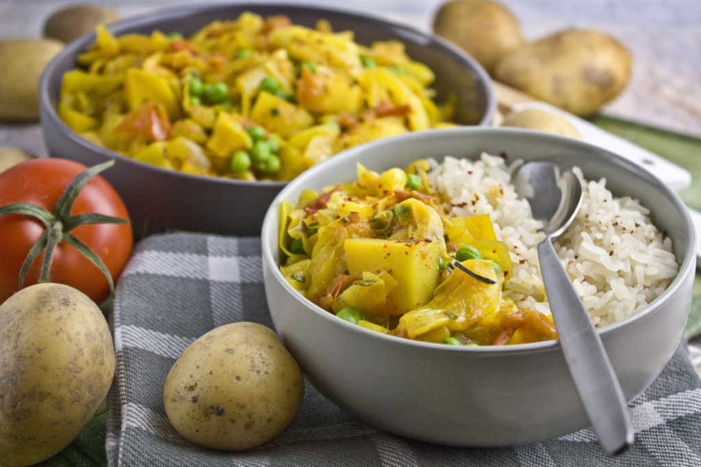 Geschmortes Weißkohl-Curry mit Kartoffeln | Toastenstein