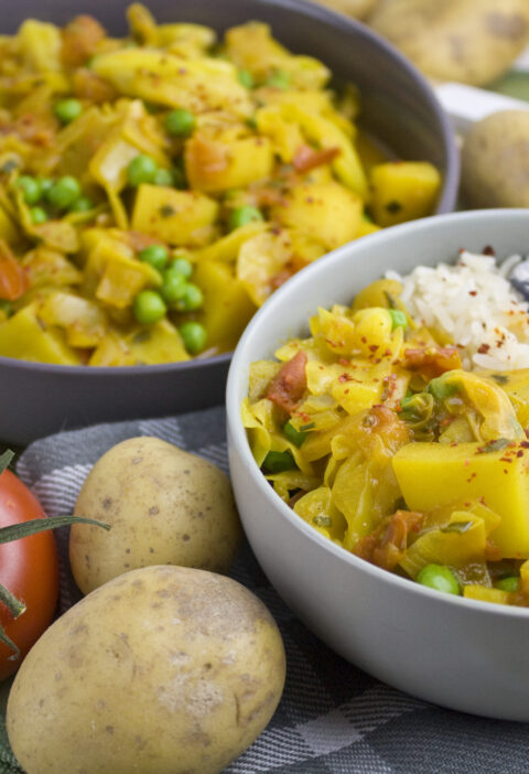 Geschmortes Weißkohl-Curry mit Kartoffeln | Toastenstein