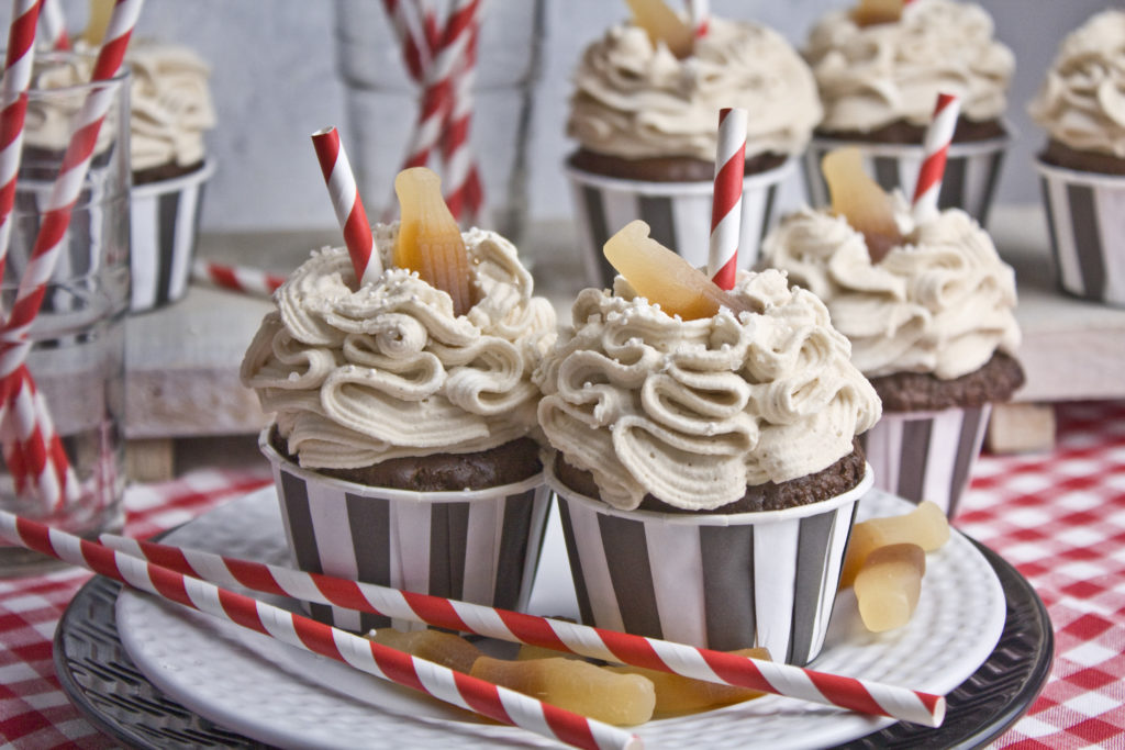 Vegane Cola-Cupcakes - Happy Birthday! | Toastenstein