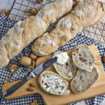 Rustikales Wurzelbrot mit Nüssen | Toastenstein