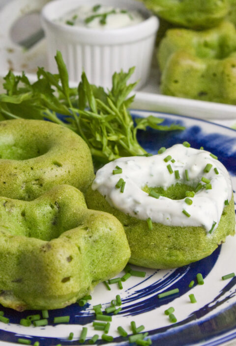 Gebackene Bärlauch-Petersilien-Donuts | Toastenstein