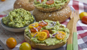 Schneller Avocado-Kichererbsen-Aufstrich | Toastenstein