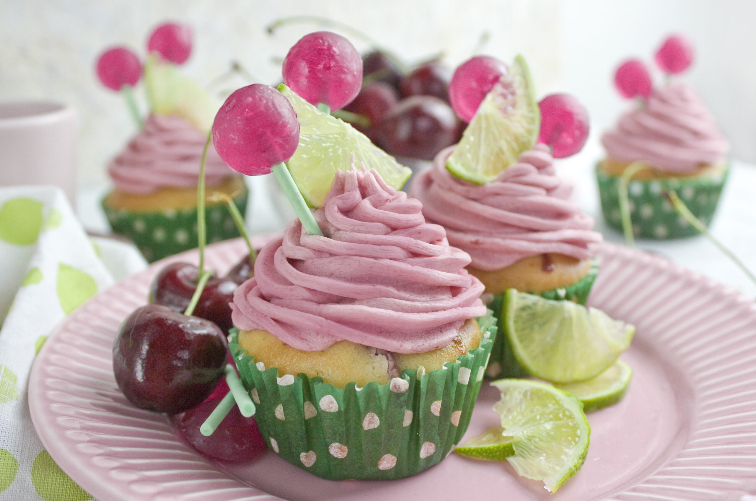 Kirsch-Limetten-Cupcakes – Süßer Sommer! | Toastenstein