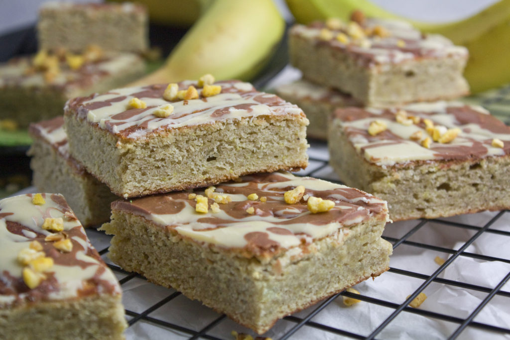 Bananen-Blondies mit weißer Schokolade | Toastenstein