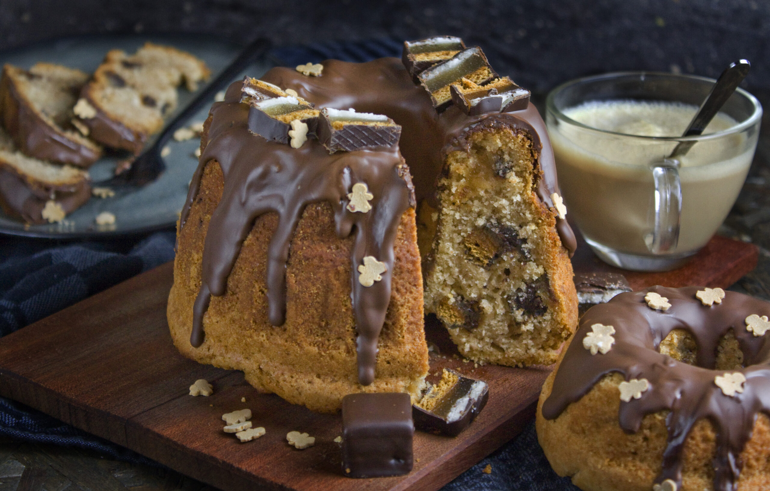 Weihnachtlicher Dominostein-Gugelhupf | Toastenstein