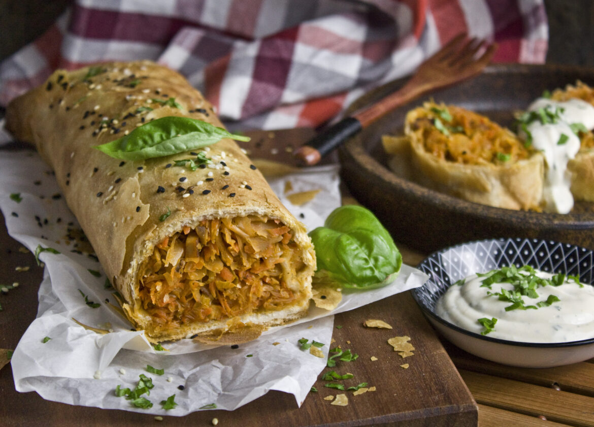 Krautstrudel mit Lauch und Möhren | Toastenstein