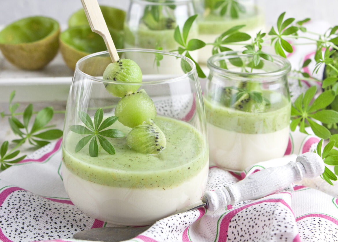 Waldmeister-Panna Cotta mit Kiwi-Sauce | Toastenstein