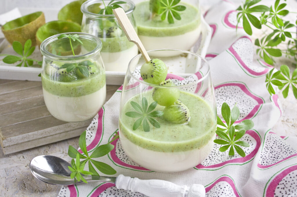 Waldmeister-Panna Cotta mit Kiwi-Sauce | Toastenstein