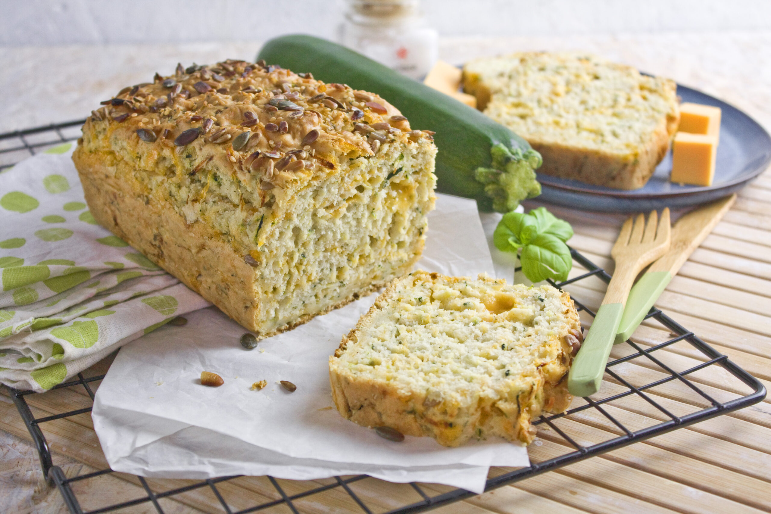 Herzhafter Zucchini-Cheddar-Kuchen - Toastenstein.com