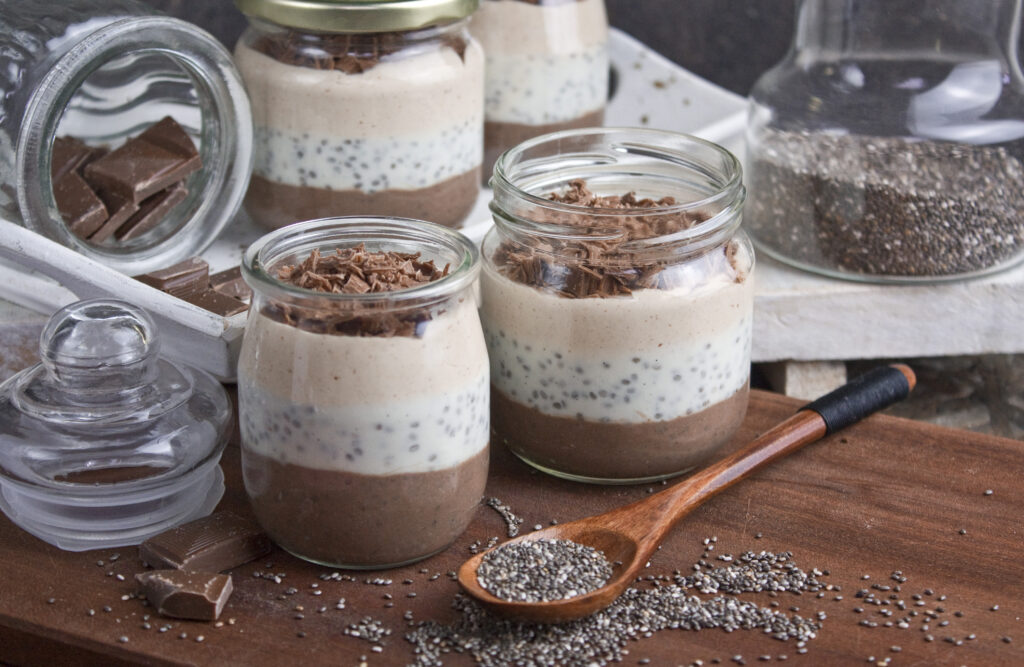 Chia-Tiramisu mit Mandeljoghurt