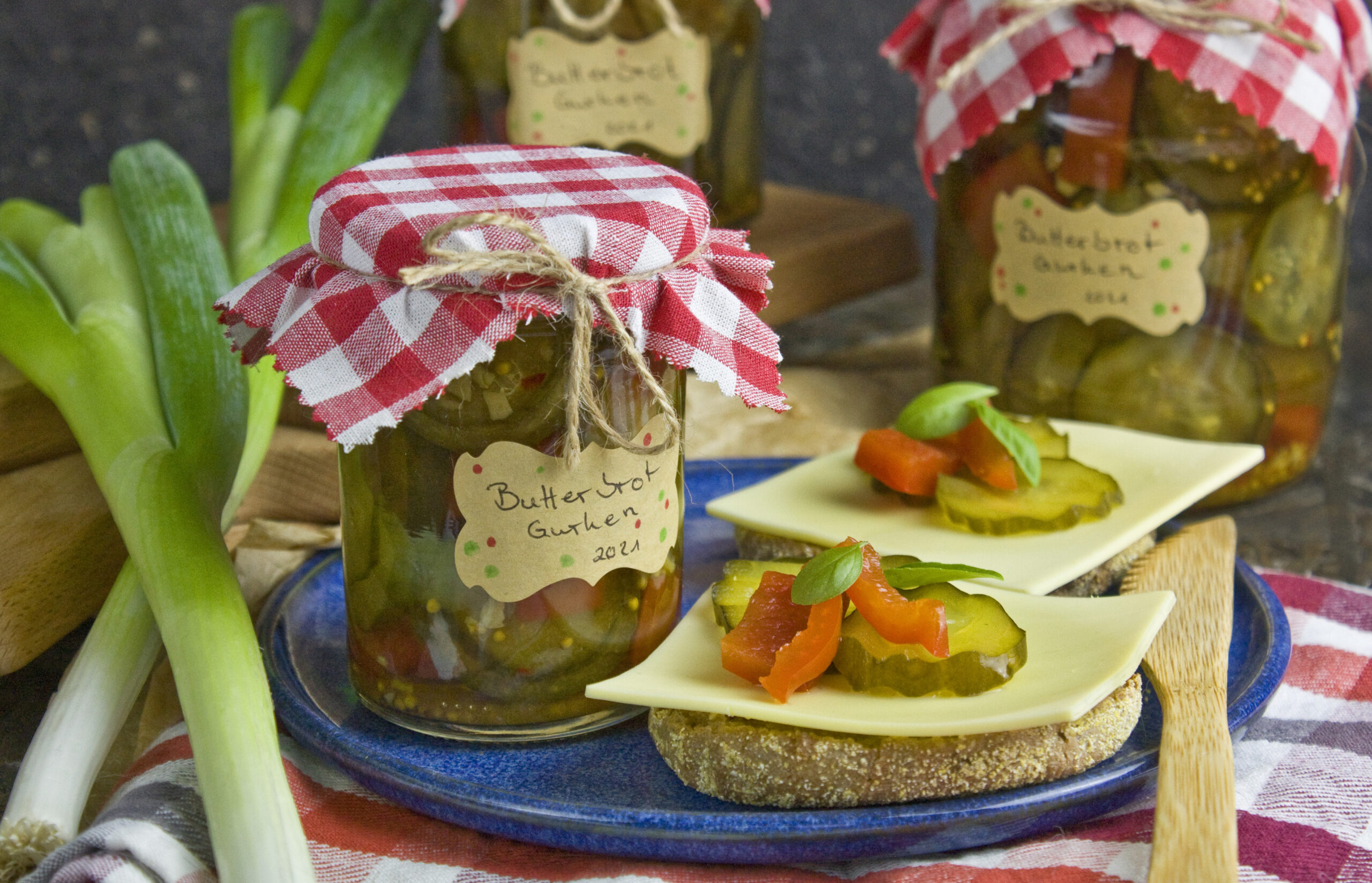 Eingelegte Butterbrot-Gurken mit Paprika | Toastenstein