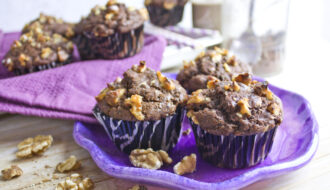 Frisch gebackene Kakao-Walnuss-Muffins | Toastenstein