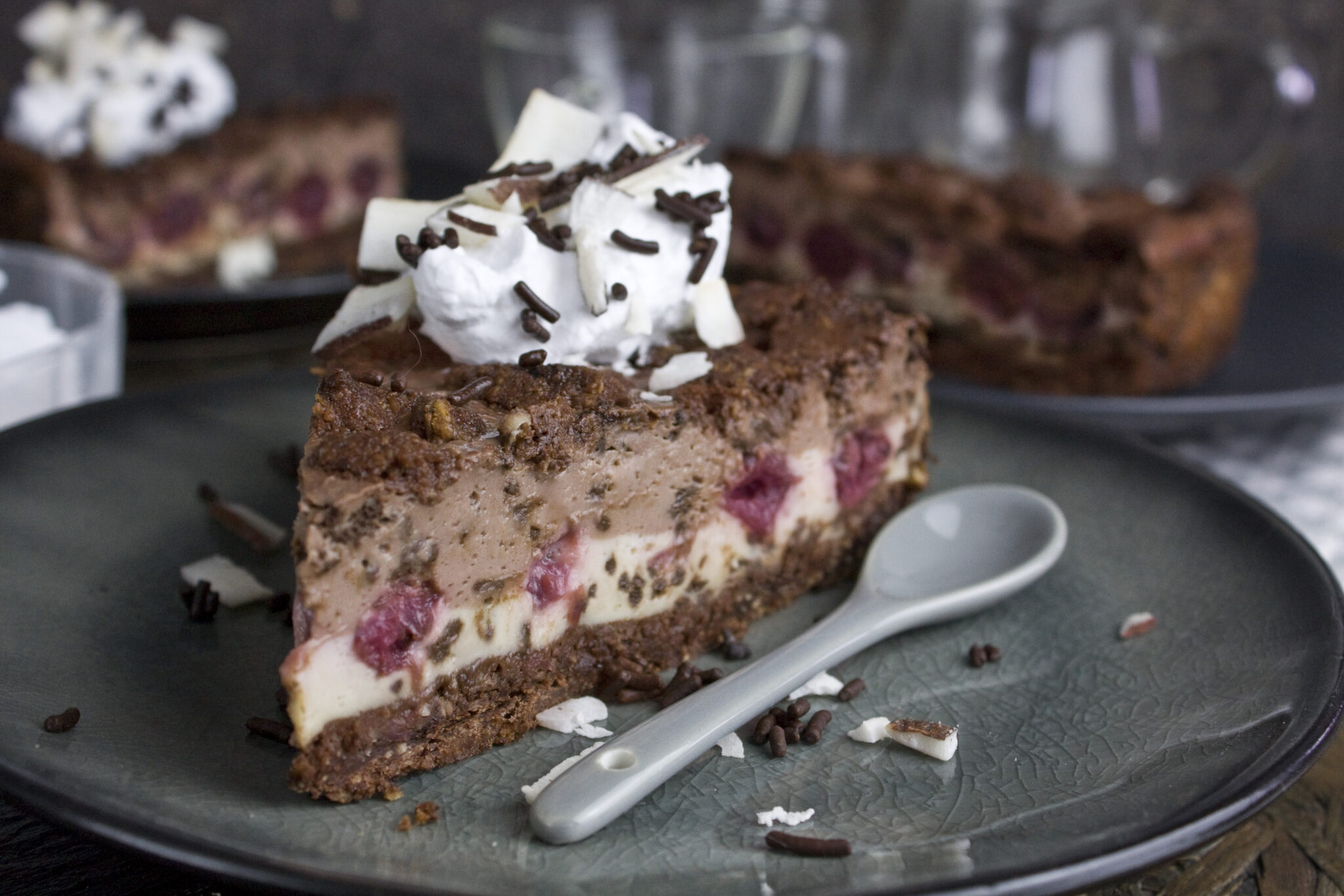 Schoko-Kokos-Käsekuchen mit Kirschen | Toastenstein.com