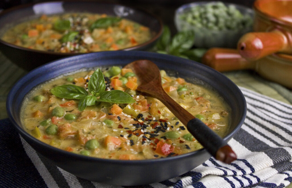 Würzige Konfetti-Hummus-Suppe | Toastenstein