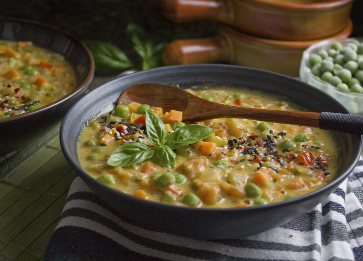Würzige Konfetti-Hummus-Suppe | Toastenstein