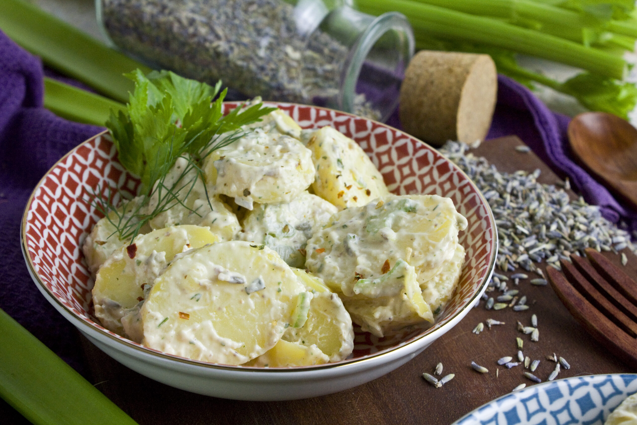 Lavendel-Senf-Kartoffelsalat [Frankenfood] | Toastenstein