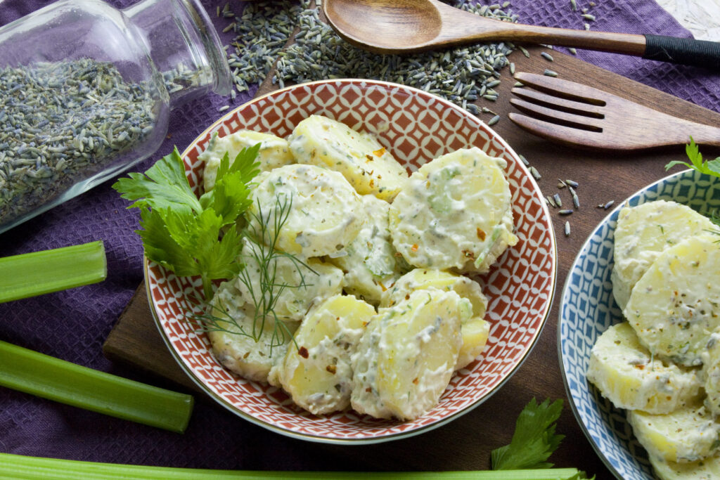 Lavendel-Senf-Kartoffelsalat [Frankenfood] | Toastenstein