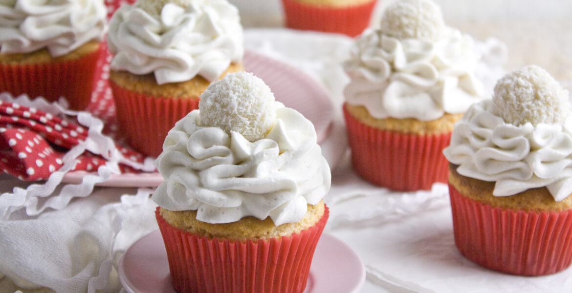 Kokos-Mandel-Cupcakes – Raffaello-Style!