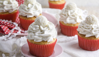 Kokos-Mandel-Cupcakes – Raffaello-Style!