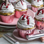 Vegane Joghurt-Erdbeer-Cupcakes – wie Yogurette!