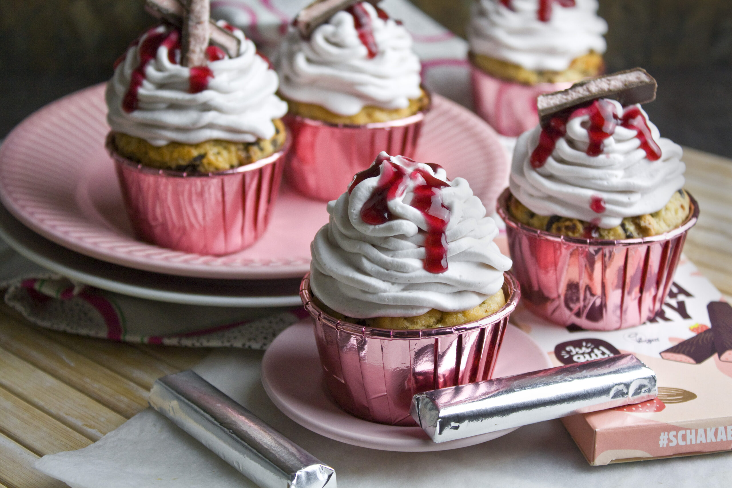 Vegane Joghurt-Erdbeer-Cupcakes – wie Yogurette!