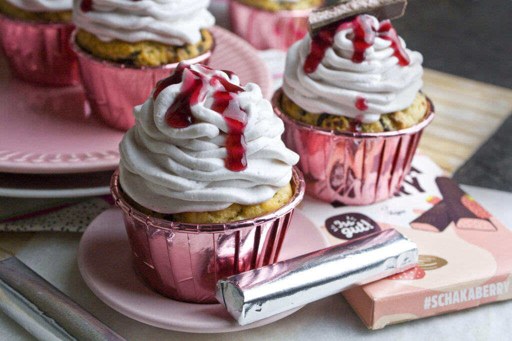 Vegane Joghurt-Erdbeer-Cupcakes – wie Yogurette!